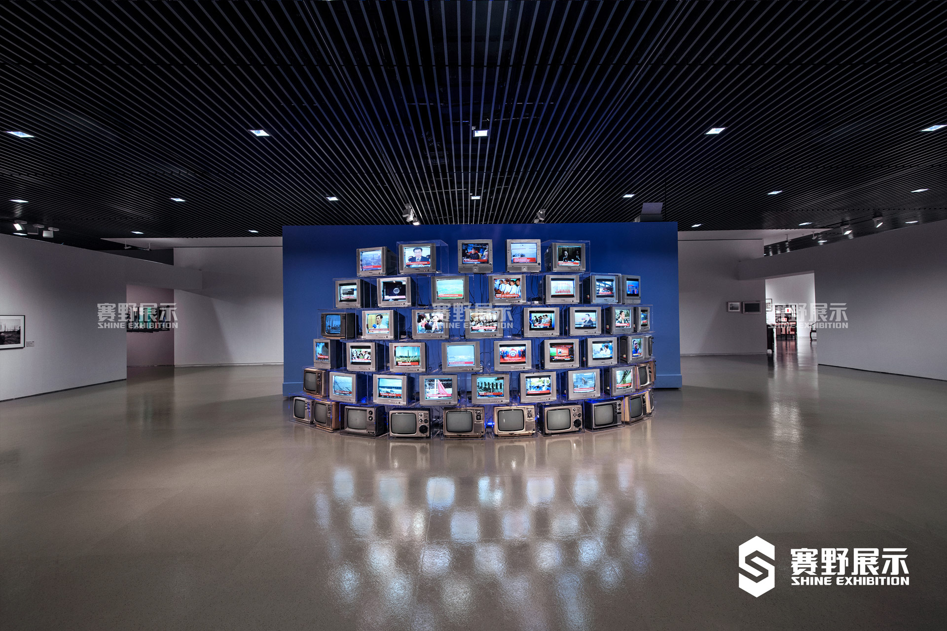 浦東開發(fā)開放30周年藝術(shù)展